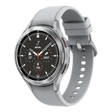 Samsung Galaxy Watch 4 Classic i silver och med grått band